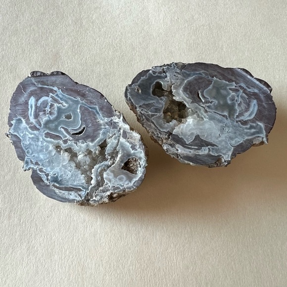 Dugway Utah unpolished cut Geode - Picture 8 of 8